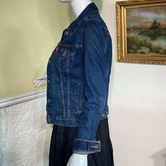 Levi’s Denim Classic Jean Jacket - Picture 6 of 14